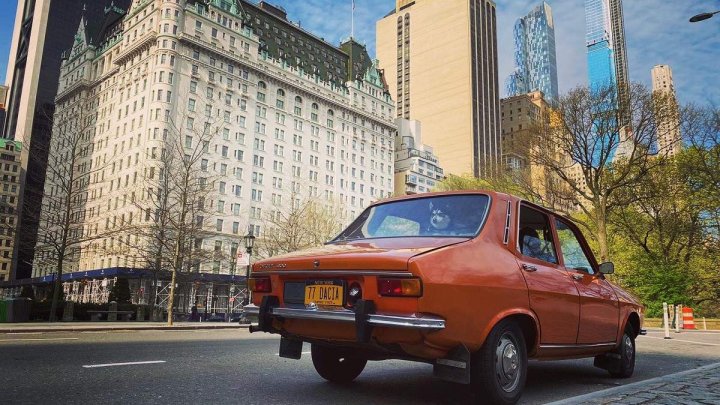 IMAGINI UNICE cu New York-ul pustiu văzut dintr-o Dacia 1300 fabricată acum 43 de ani