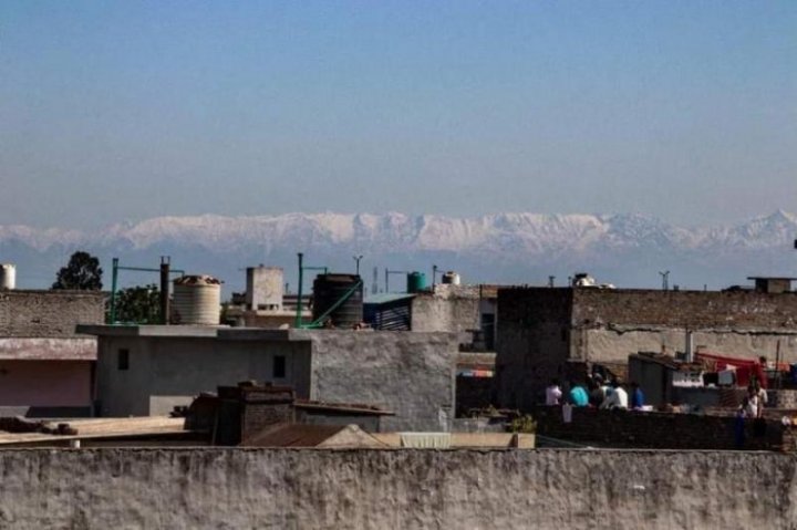 Munții Himalaya se văd din India ca urmare a scăderii poluării (FOTO)