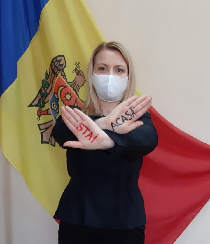 Femeile din Armata Națională au organizat un flashmob în lupta cu COVID-19: Să fim responsabili şi solidari (FOTO)