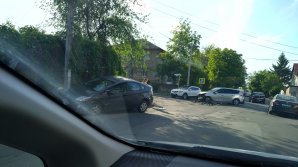 Accident în sectorul Buiucani din Capitală. Două mașini, grav avariate (FOTO)
