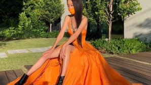 Celebra creatoare de modă care arată ca o puștoaică de 25 de ani la 70 (FOTO)