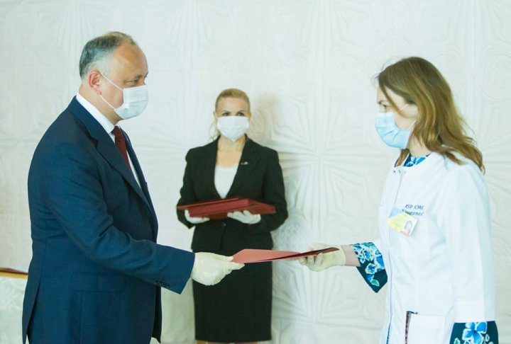 Igor Dodon promite dublarea salariilor medicilor