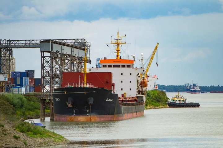 50 de angajaţi ai unei farbrici de lactate din Cahul riscă să rămână fără lucru 