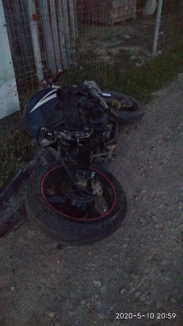 IMPACT VIOLENT la Sîngerei între o mașină și o motocicletă. Doi tineri, pe patul de spital (FOTO)