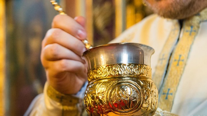 Decizie istorică! Biserica Ortodoxă Română a amânat împărtășania pentru o scurtă perioadă de timp