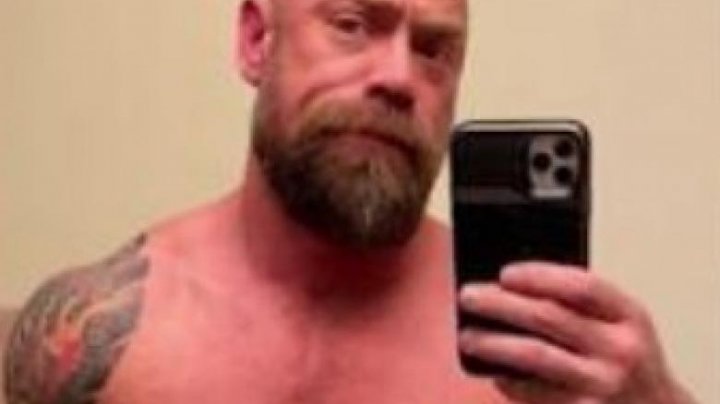 Transformarea incredibilă pe care a suferit-o un bărbat infectat cu coronavirus timp de 6 săptămâni: "Mă simțeam atât de slăbit" (FOTO)