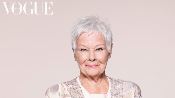 Judi Dench a devenit cea mai vârstnică vedetă care figurează pe coperta ediţiei britanice a revistei Vogue