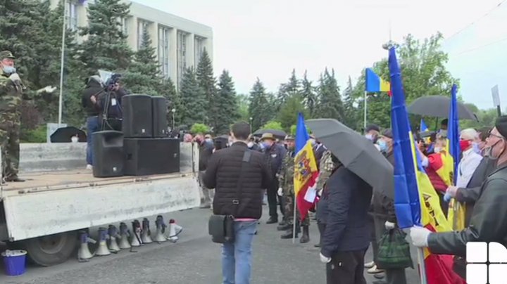 (LIVE) Reprezentanţii unor asociaţii de veterani au ieșit la protest în centrul Capitalei