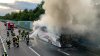 MOMENTE DRAMATICE. Un autocar cu cetăţeni români, cuprins de flăcări pe o autostradă din Austria (IMAGINI DE GROAZĂ)