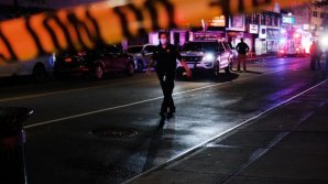 POLIŢIŞTI RĂNIŢI ÎN BROOKLYN: Forțele de ordine tocmai patrulau străzile orașului