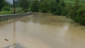 Puhoaie dezlănţuite în România. Mai multe localităţi din ţara vecină, inundate