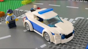 Un gigant al jucăriilor suspendă promovarea figurinelor care reprezintă Poliţia. Care este motivul