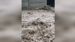 POTOP pe o stradă din Cojuşna, după ploaia de ieri: "E GROAZNIC" (VIDEO)