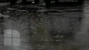 Nu uitați umbrelele acasă. În următoarele zile se așteaptă ploi