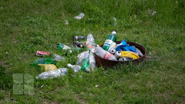 Chișinaul, sufocat de deșeuri (FOTOREPORT)