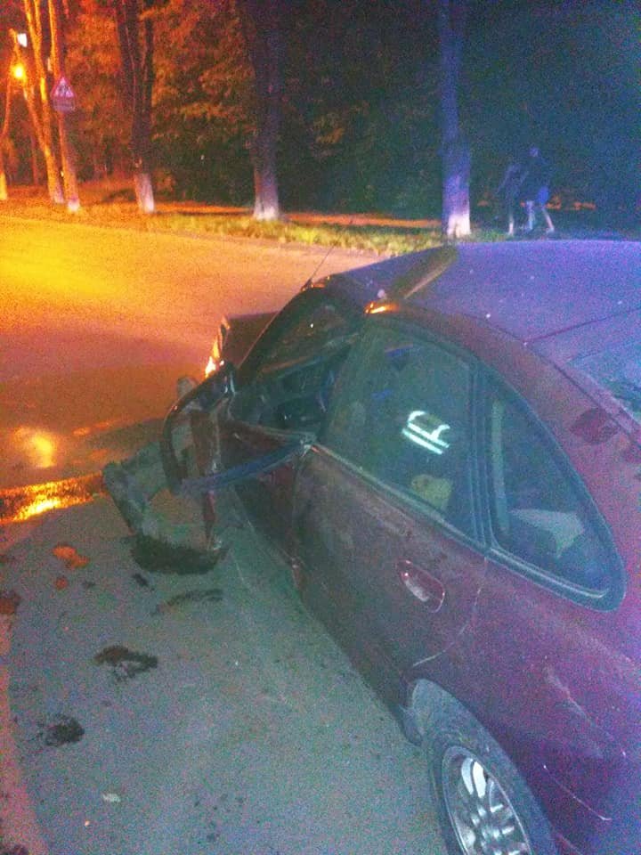 ACCIDENT GRAV în sectorul Botanica. O maşină a fost făcută zob. Ambulanța, la fața locului (IMAGINI de GROAZĂ)