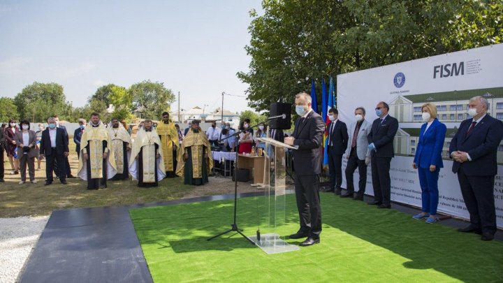 Poza zilei. Cum arată boicotul preoţilor împotriva măştilor 