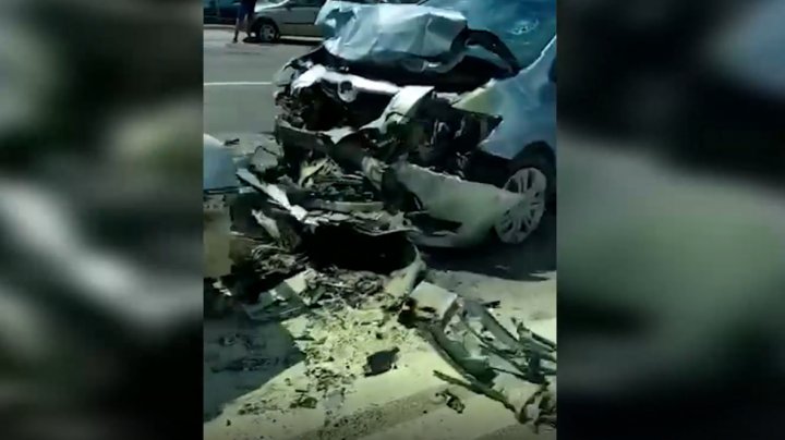 Un tânăr a ajuns la spital, în urma unui ACCIDENT GRAV produs în Capitală (VIDEO/FOTO)