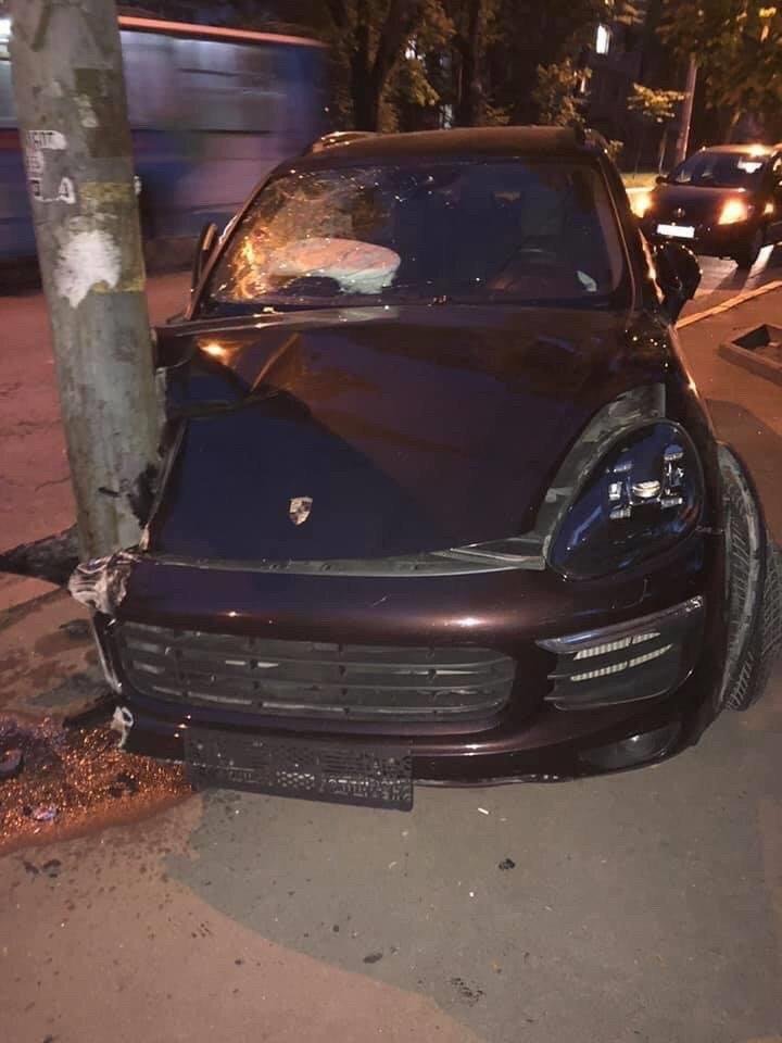 Noi detalii despre accidentul cu implicarea unui Porsche. A fost sau nu o cursă ilegală