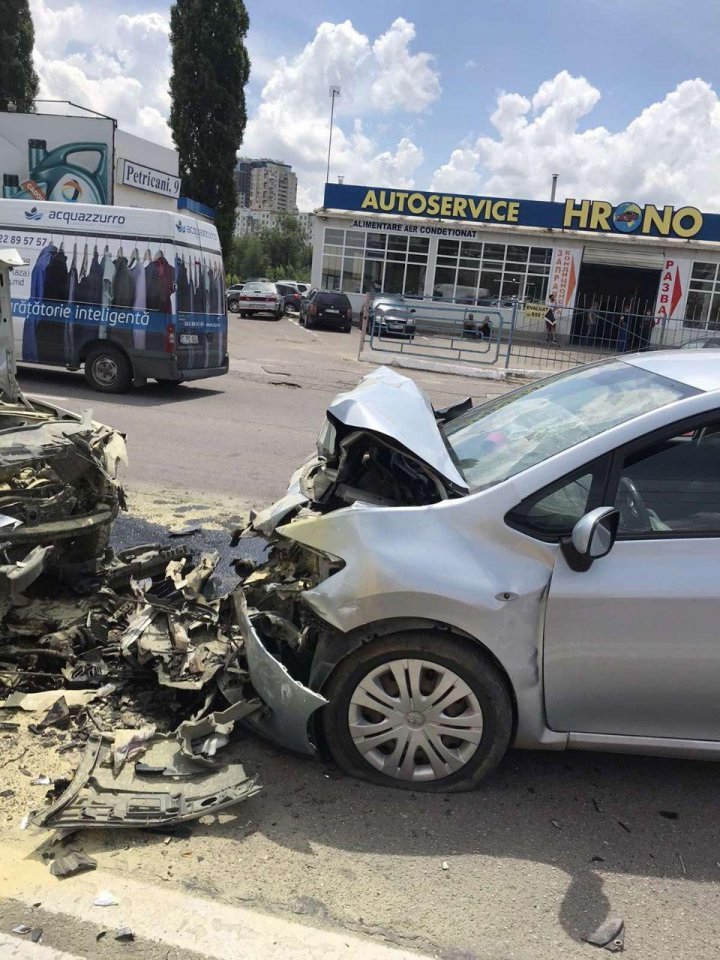 Un tânăr a ajuns la spital, în urma unui ACCIDENT GRAV produs în Capitală (VIDEO/FOTO)