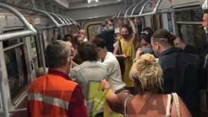 Bătaie la metrou în oraşul Harkov din cauza unui pasager care nu purta mască sanitară