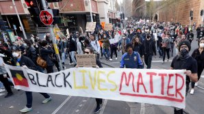 Mii de  protestatari s-au adunat în întreaga Australie în sprijinul mişcării "Black Lives Matter"