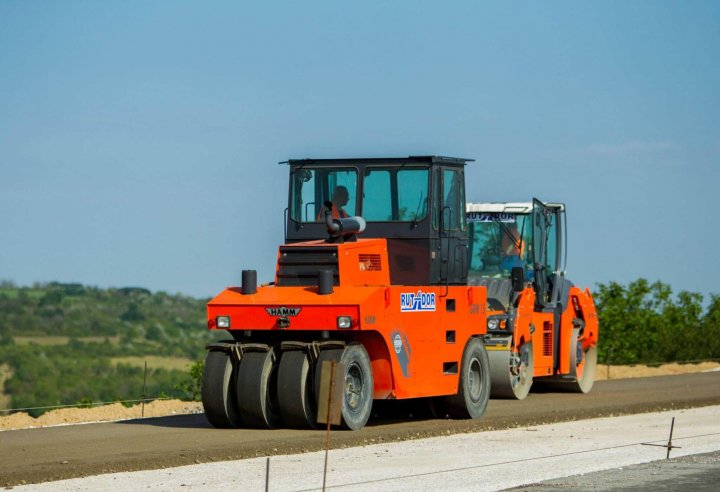 Lucrările de construcţie a şoselei de centură a Capitalei, inspectate de şeful statului