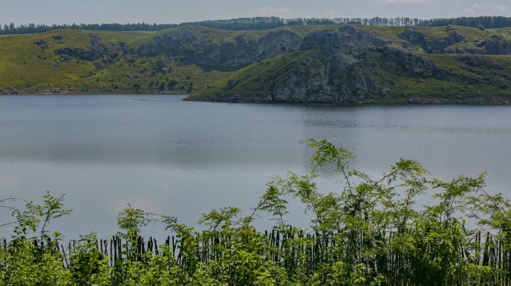 "Marea din Moldova", luată cu asalt de moldoveni. Peisaje din nordul ţării, care te duc cu gândul într-o altă lume (FOTOREPORT) 