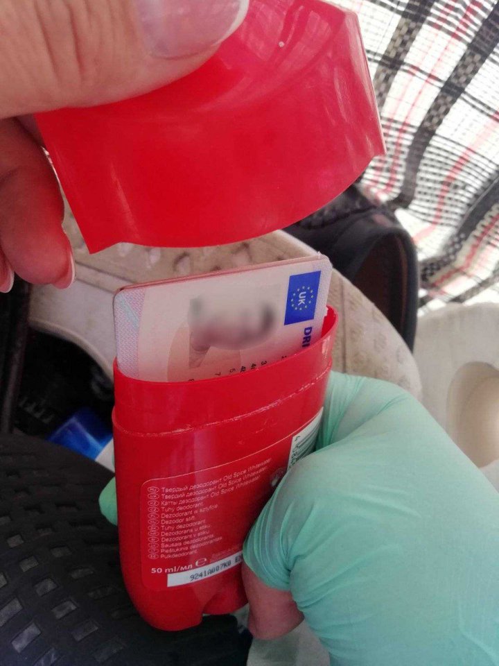 Alte trei permise de conducere falsificate, depistate la frontiera moldo-română