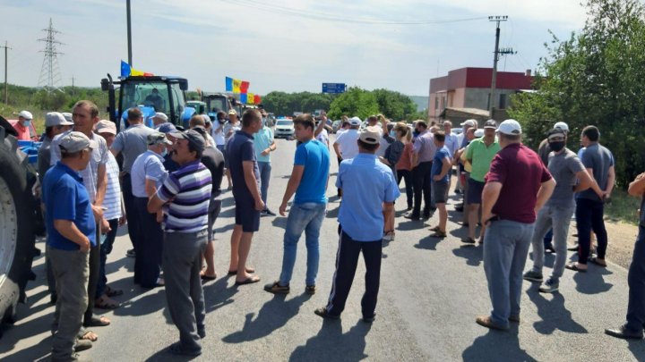 Protestul agricultorilor S-A ÎNCHEIAT după ce au primit mai multe PROMISIUNI de la ministrul Agriculturii