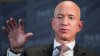 Jeff Bezos a anunţat că va zbura în spaţiu, în iulie, cu fratele său