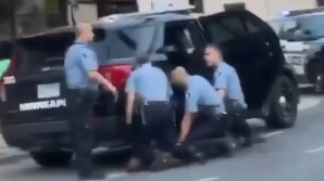 Imagini noi de la reținerea lui George Floyd. Ce s-a întâmplat înainte ca acesta să moară 