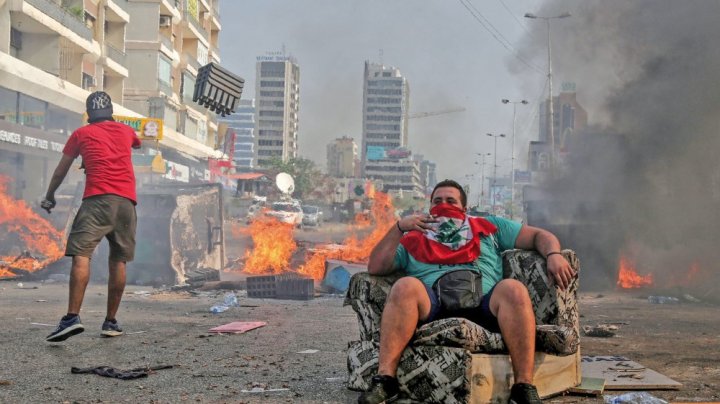 Forţele de ordine din Liban au lansat gaze lacrimogene asupra manifestanţilor care încercau să intre în parlament