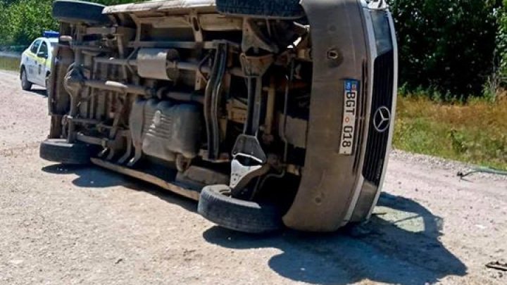 Accident grav lângă Sângerei. Un bărbat de 39 de ani a fost transportat la spital (FOTO)