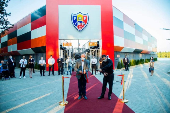 Primul stadion de fotbal de plajă din Moldova a fost inaugurat în Capitală