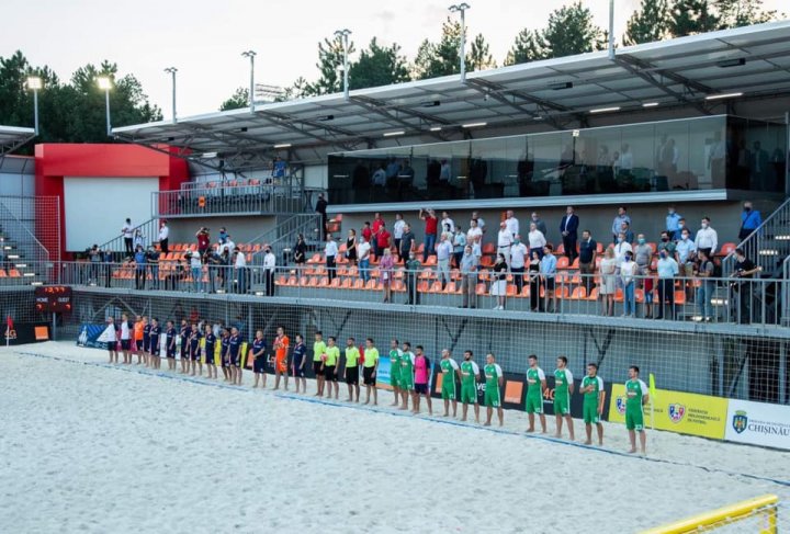 Primul stadion de fotbal de plajă din Moldova a fost inaugurat în Capitală