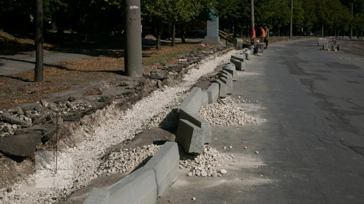 Finalizarea lucrărilor de reparaţie pe strada Albişoara ar putea întârzia. Explicația primarului Capitalei (FOTOREPORT)