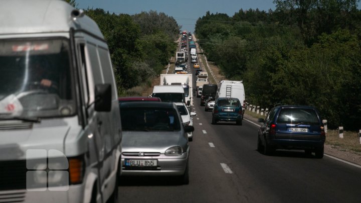 ATENȚIE! Străzile din Capitală unde se circulă cu dificultate