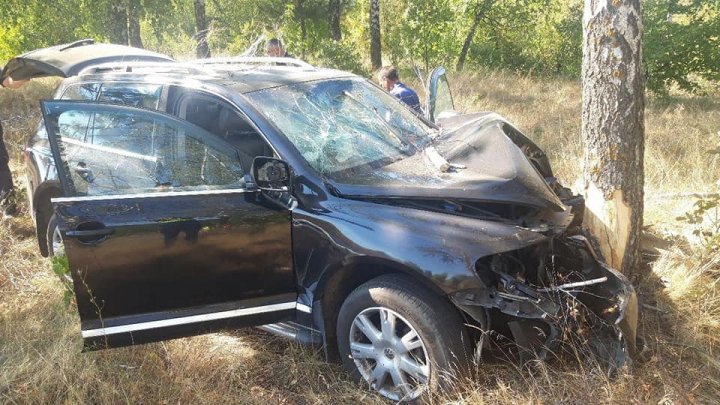 WEEKEND NEGRU pe drumurile din țară: Șase morți și 32 de răniți, în urma a 27 de accidente grave (IMAGINI DE GROAZĂ)