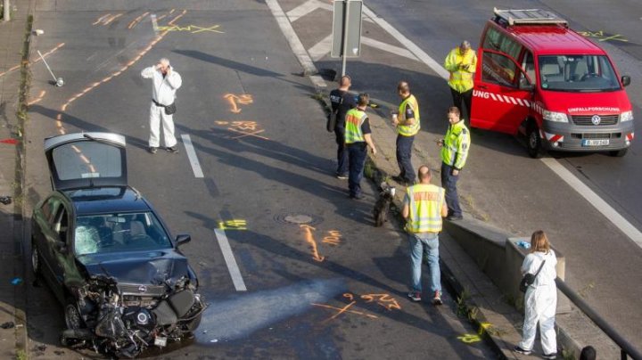 Posibil atac terorist la Berlin. Un bărbat a intrat cu mașina în mai multe vehicule în plin trafic. Sunt răniți