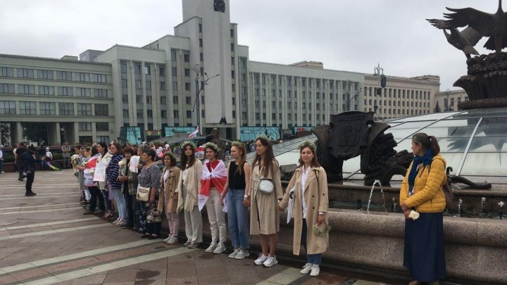 Minsk se pregătește de noi proteste de amploare. Oamenii care se adună în centrul orașului sunt rugați să plece (VIDEO)