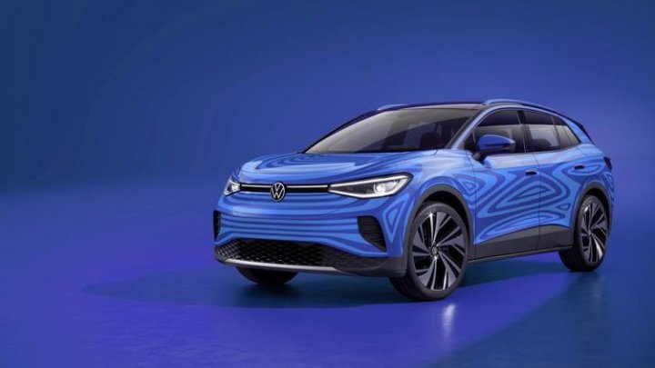 Volkswagen a început producția SUV-ului electric compact ID 4 care promite o autonomie de 500 km