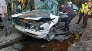 Femeia de 30 de ani, implicată în teribilul accident cu implicarea unui BMW, SE AFLĂ ÎN COMĂ