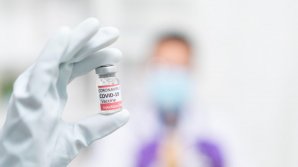 Emiratele Arabe Unite au anunţat că au aprobat utilizarea de către personalul medical a unui vaccin împotriva COVID-19