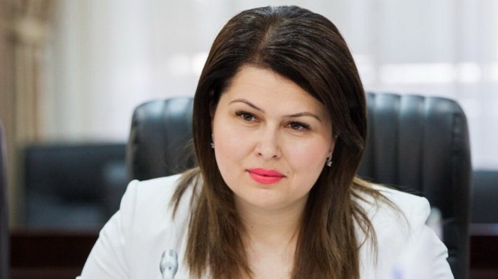 Viceprim-ministra pentru Reintegrare, Cristina Lesnic, s-a tratat de COVID-19 și a revenit la Guvern