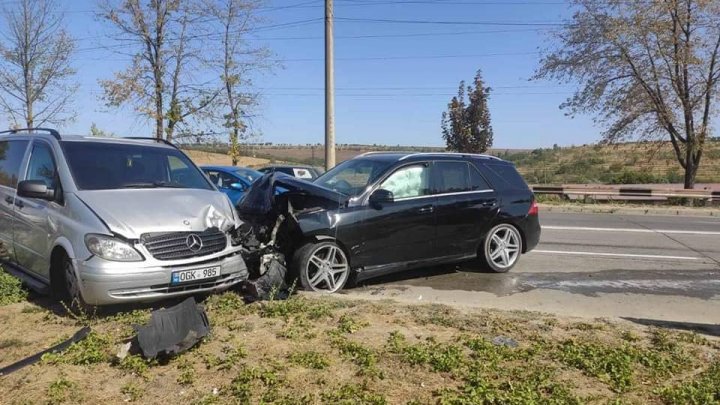 Accident TERIBIL cu implicarea a patru automobile. Un taximetrist a decedat (VIDEO)