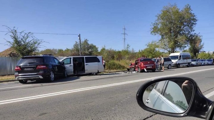 Accident TERIBIL cu implicarea a patru automobile. Un taximetrist a decedat (VIDEO)