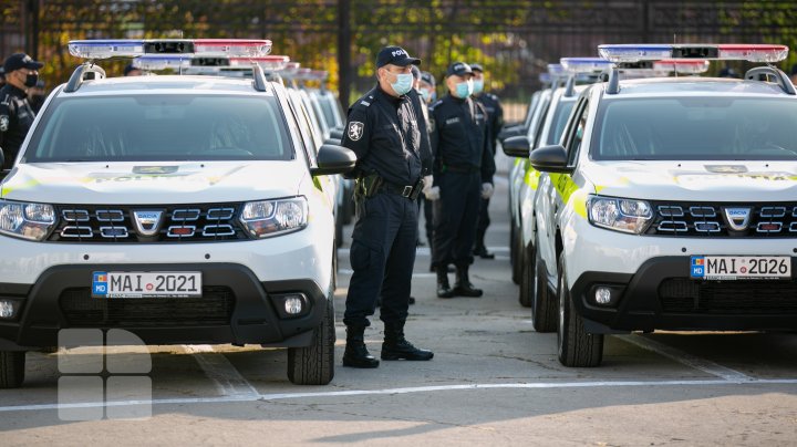 Poliţia s-a "înnoit" cu 52 de automobile noi, dotate cu sisteme inovative de monitorizare (FOTOREPORT)