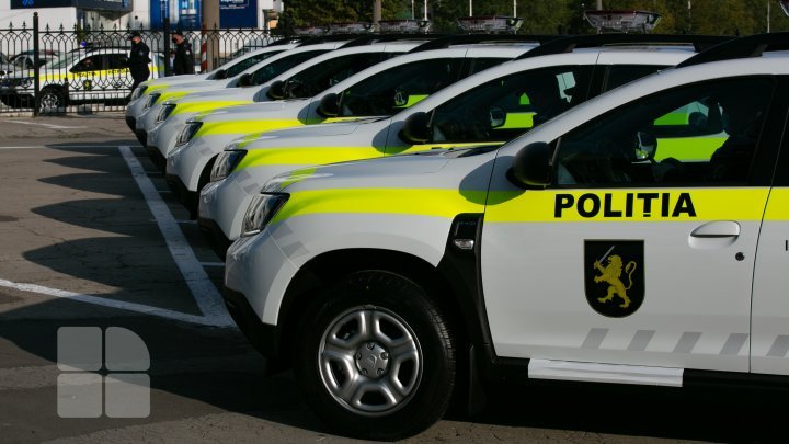 Poliţia s-a "înnoit" cu 52 de automobile noi, dotate cu sisteme inovative de monitorizare (FOTOREPORT)