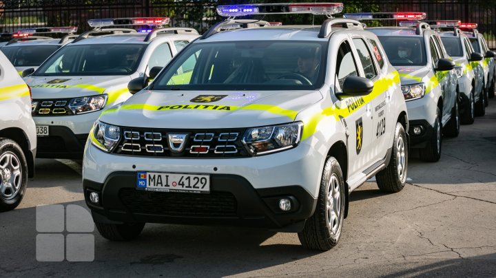 Poliţia s-a "înnoit" cu 52 de automobile noi, dotate cu sisteme inovative de monitorizare (FOTOREPORT)